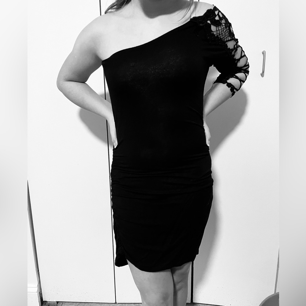 Very Sexy lil black dress!